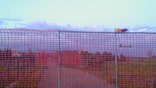 Detto fatto: il ponte inagibile ora è davvero chiuso al transito