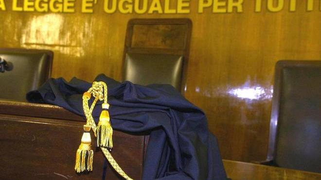Collaboratore di giustizia ha accusato una commerciante