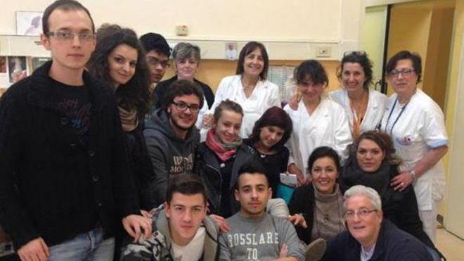 Prima donano il sangue poi vanno a scuola