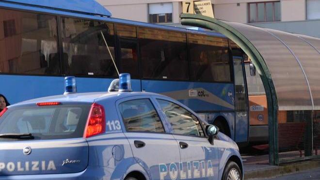 Tre studentesse denunciate per un borseggio sull’autobus