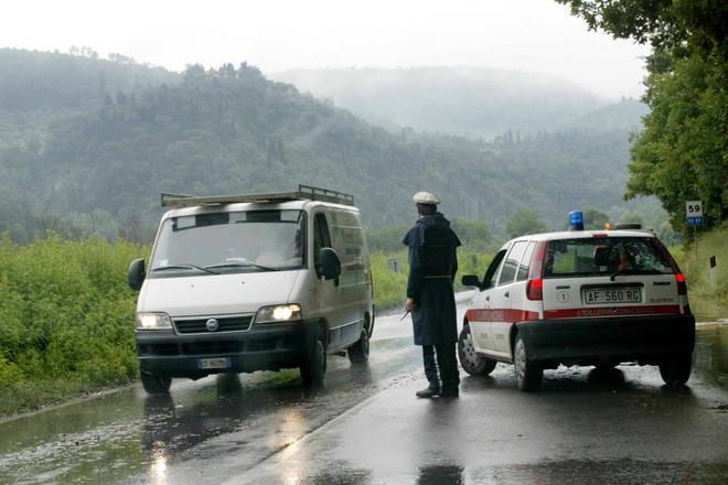 Riaperta con senso unico alternato via delle Sorgenti