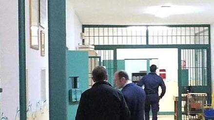 Calano i detenuti al carcere Don Bosco erano 392, ora 270