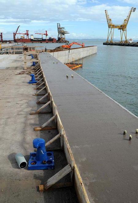 Ampliamento del porto, si lavora al ritmo di 18 metri al giorno 