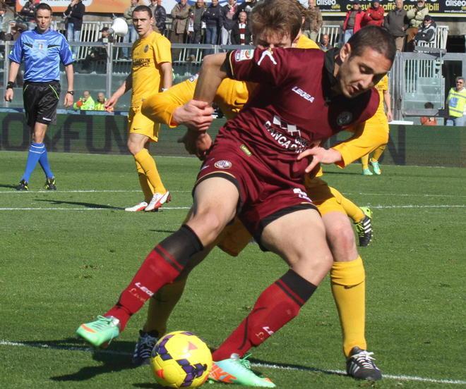 Un ariete per il Napoli: si scalda Belfodil 