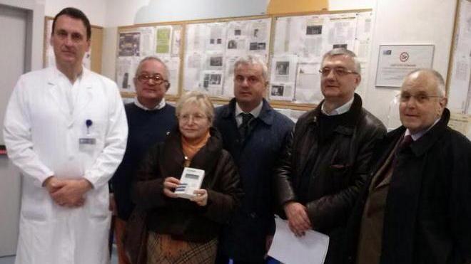 Uno strumento medico donato dal Lions Club alla pediatria