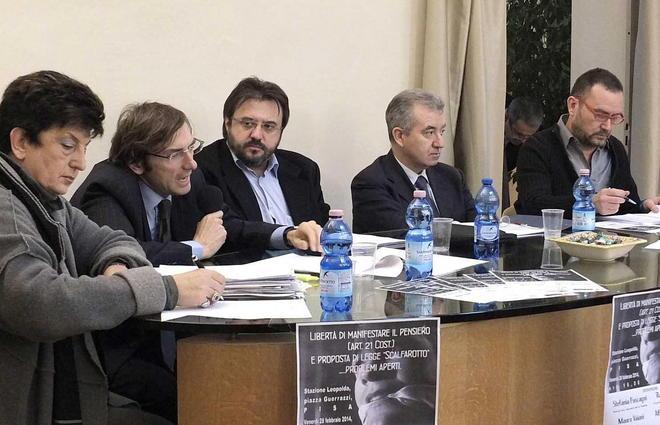 Omofobia, la legge Scalfarotto divide 