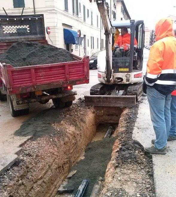 Si rompe una tubazione mezza Colline senz’acqua