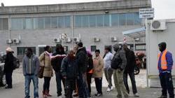 Revet: venti lavoratori protestano davanti l’azienda