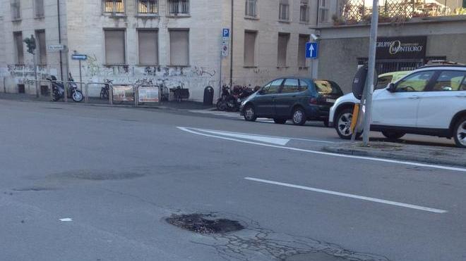 «La buca, l’incidente e l’odissea con i vigili»