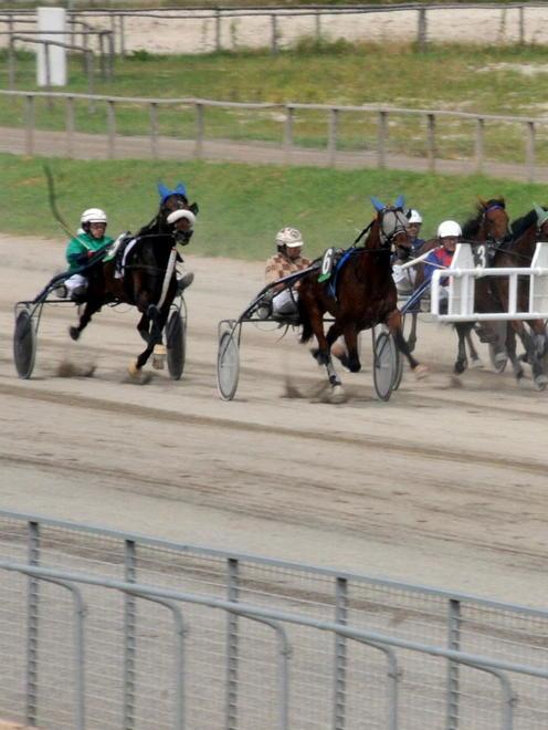 Torna la tris all’ippodromo dei Pini 