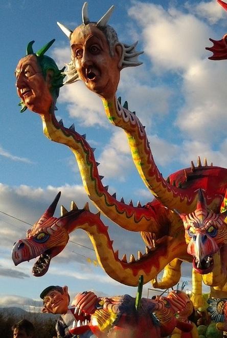 In oltre 2.500 per la quarta uscita dei carri di Carnevale