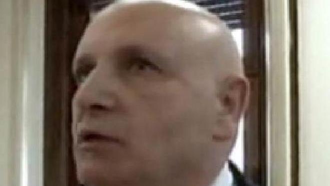 Crolla lo sperone durante i lavori