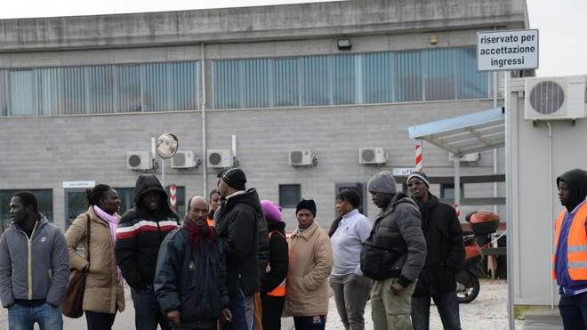 Perdono il lavoro, sit-in alla Revet
