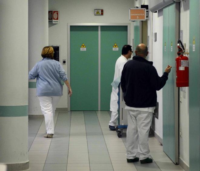 Il telefonino del giovane morto trovato a casa dell’infermiere 