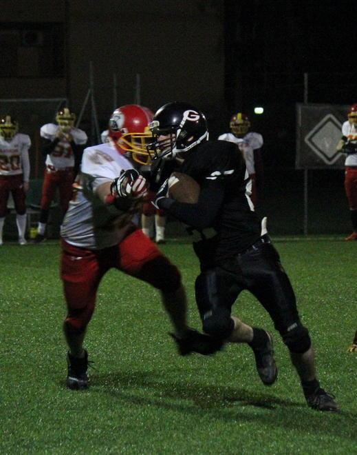 I Veterans vincono nel ricordo di Piras Gladiatori al tappeto 