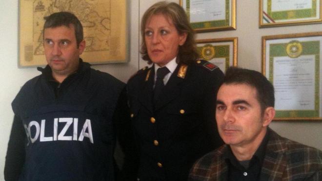 Foto osè in cambio di sesso Diciassettenne nei guai