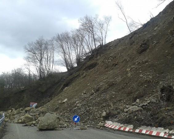 Strada interrotta verso il Mugello, la protesta dei pendolari 