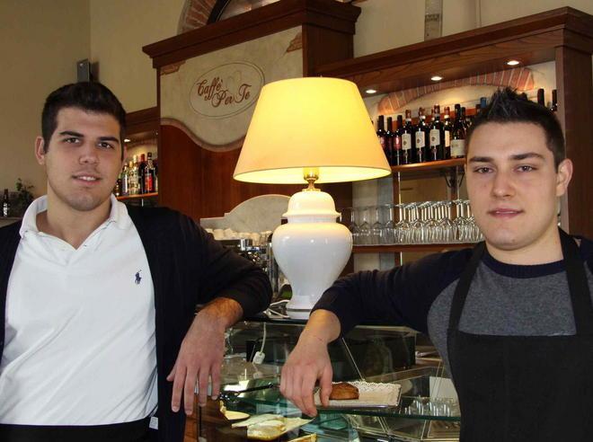 La scommessa di Jacopo e Leo Un bar nella zona industriale