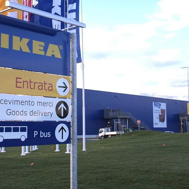 Taglio del tronco, Ikea alza il sipario 