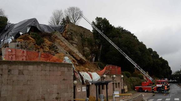 Le mura e lo sperone restano sorvegliati speciali