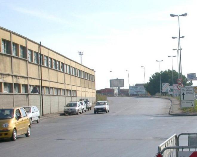 Finanziere minaccia il suicidio: "Si è puntato la pistola alla bocca" 