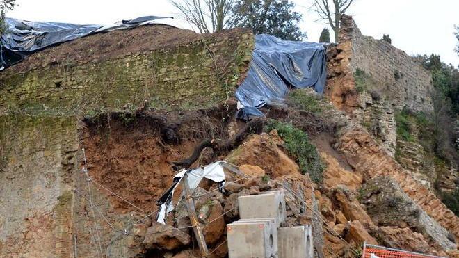 Frane a Volterra, Gabrielli: «Servono altri 2 milioni di euro»