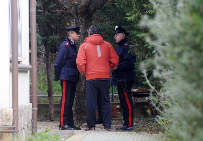 San Vincenzo, barista trovato morto in casa 