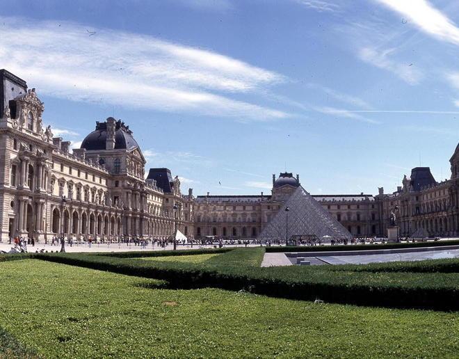 Un campus universitario con l’École du Louvre 