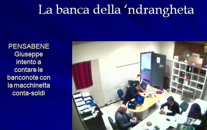 Obbligato a finanziare le barche della malavita 