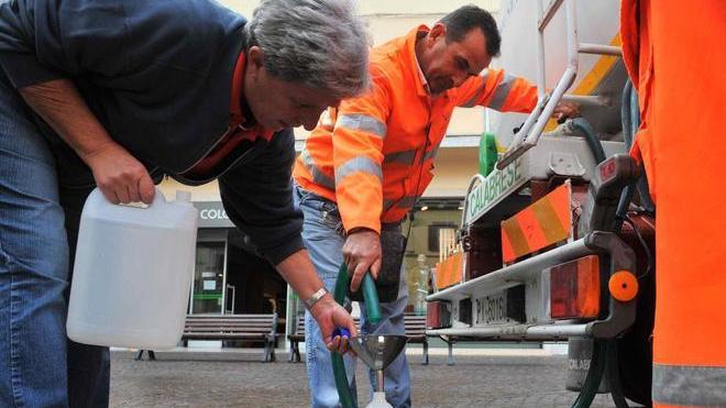 Lavori alla rete dell’acquedotto, autobotti a Chiesina