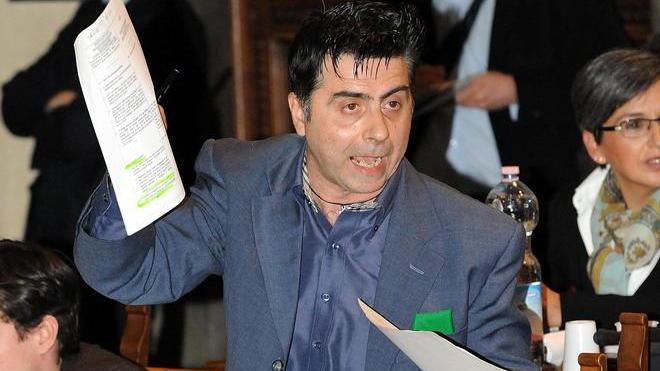 Un politico di professione: Paradiso espulso dalla Lega