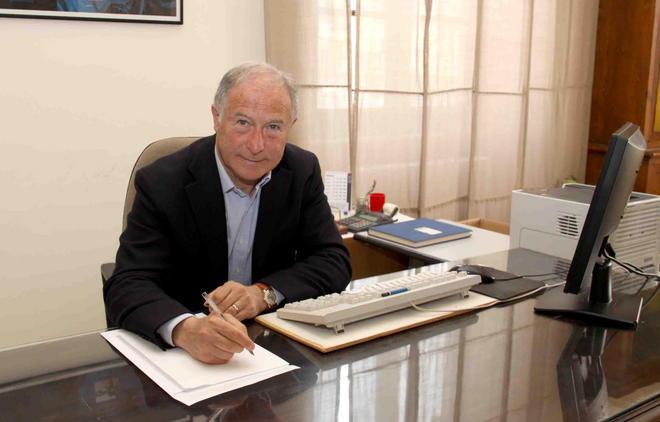 Il sindaco di Pietrasanta dedica una poesia alle sue concittadine 