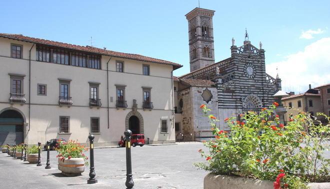 Diocesi di Prato, i conti non tornano: chiesto un prestito alla Cei 