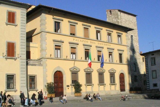 Chi paga al Prefetto la casa da 500 mq? 