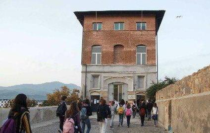 Droga a scuola, sconcerto dopo il blitz 