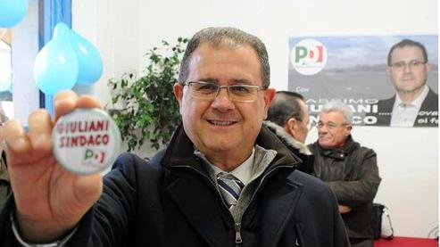 Vince Massimo Giuliani: sarà il candidato sindaco del centrosinistra a Piombino