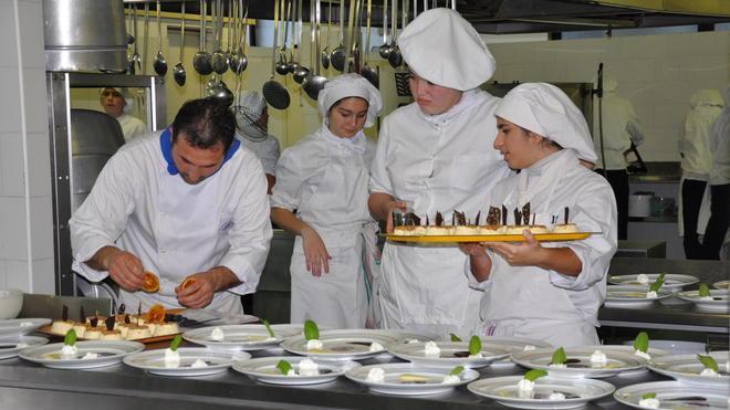 Scuola e buon gusto Pranzi per genitori dagli studenti Ipc