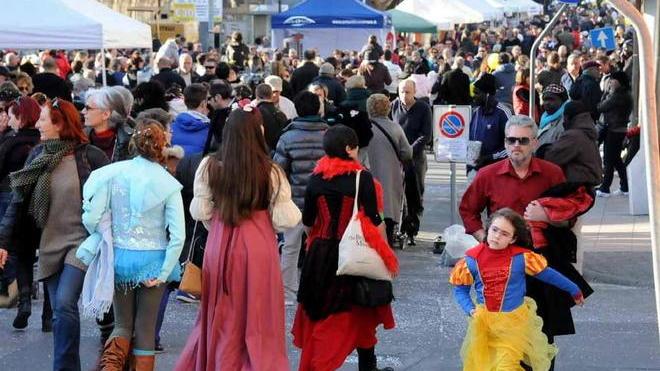 Colpito con un pugno un bambino al Carnevale