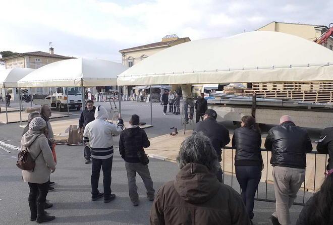 Commercio: tornano le bancarelle, ma in piazza Manin