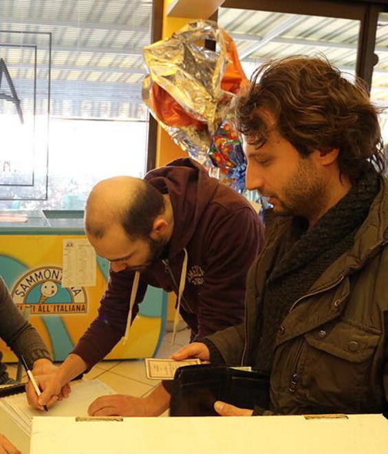 Vince l’outsider che sfidava la segretaria 