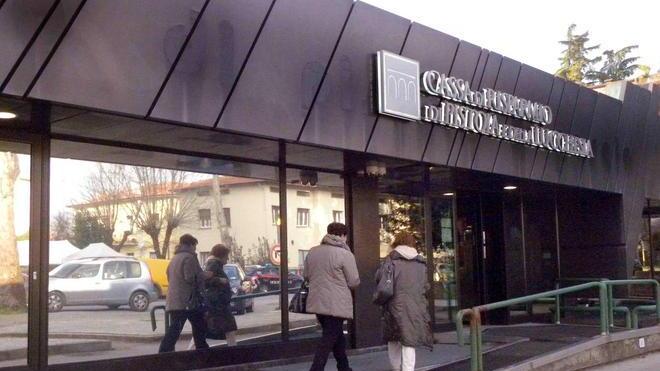 Travolto con uno scooter e rapinato di 50mila euro