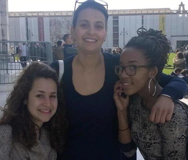 Piazza dei Miracoli invasa dagli studenti per i riti propiziatori 