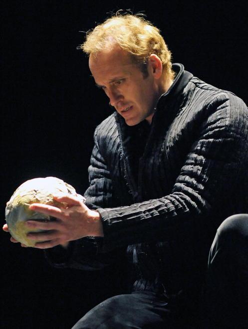 Il pontile di Tonfano diventa un teatro con Ovadia e Sandrelli 