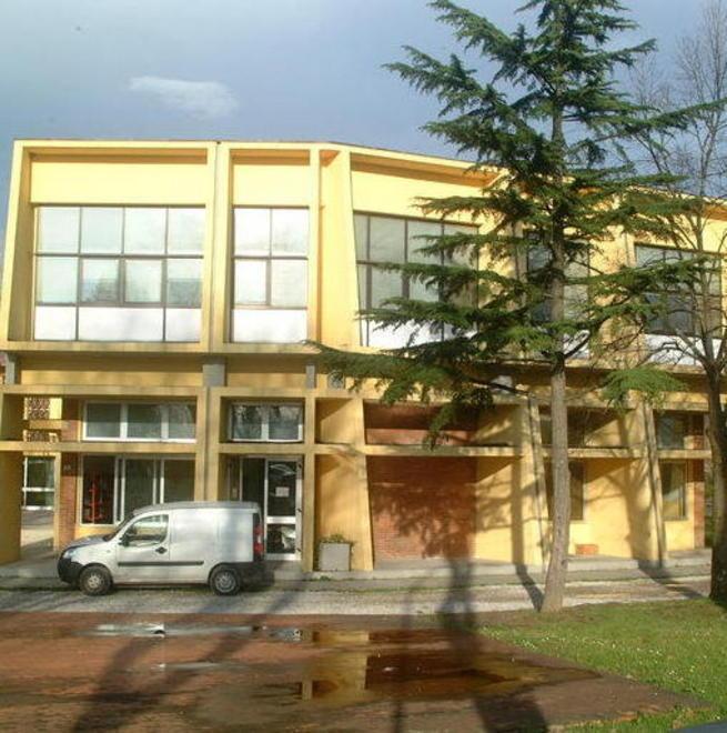 Caro Renzi, sblocca i fondi per la scuola media Pea 