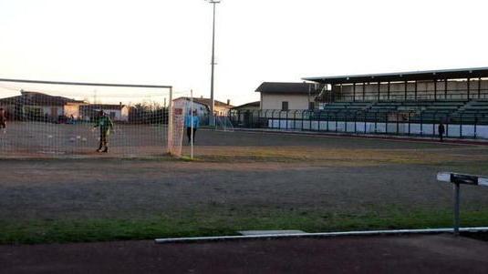 «Un errore pignorare le luci del nostro stadio»