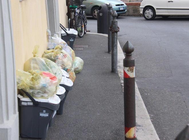 Raccolta differenziata in mezza città 