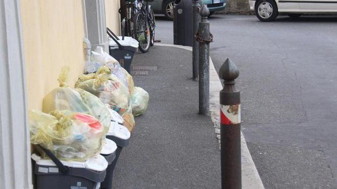 Raccolta differenziata in mezza città