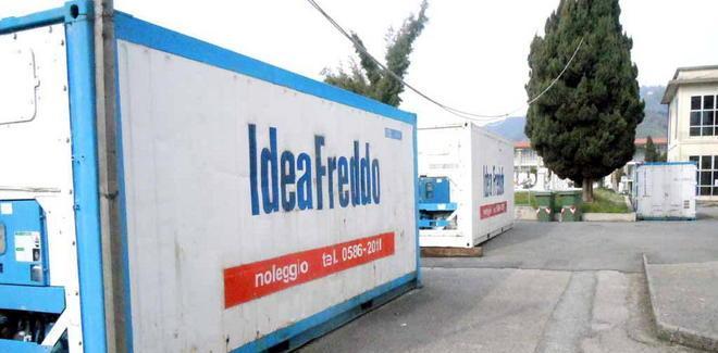 Nel container frigo (ancora per poco) i resti di 3 defunti