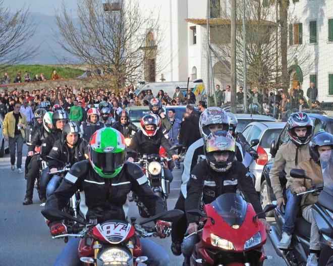 In centinaia per l’addio a Fabio Pomposi 