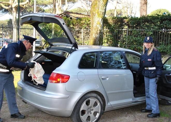 Inseguimento sull’Aurelia, recuperate due auto rubate